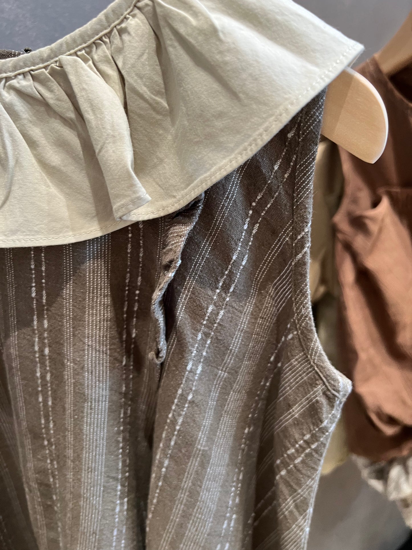 V&V Linen Ruffle Collar Dress