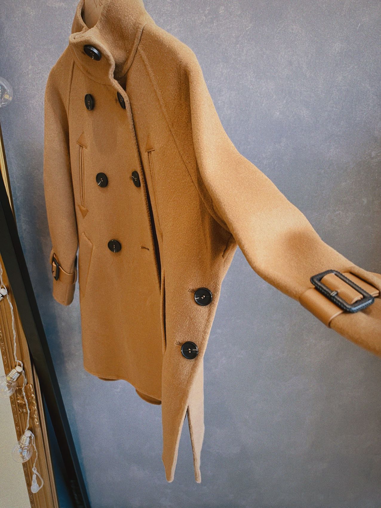 V&V Cashmere and Wool Blended Coat