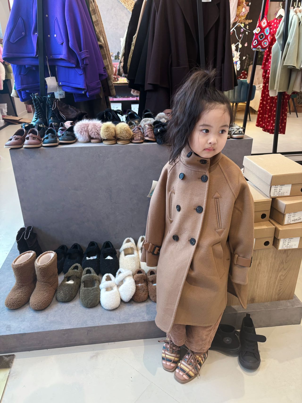 V&V Cashmere and Wool Blended Coat
