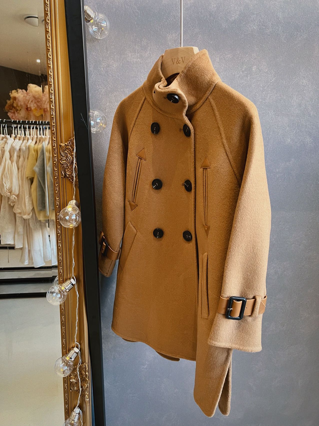 V&V Cashmere and Wool Blended Coat