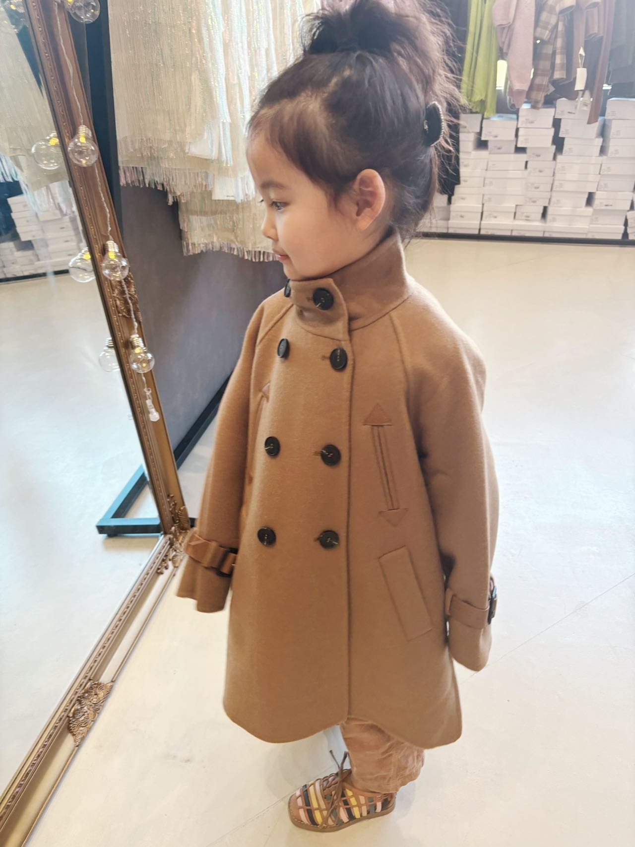 V&V Cashmere and Wool Blended Coat