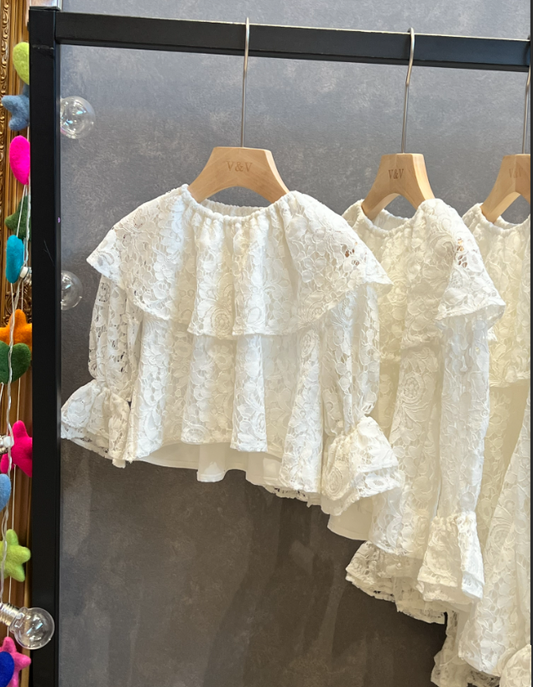 V&V Cape-effect scalloped embellished lace blouse