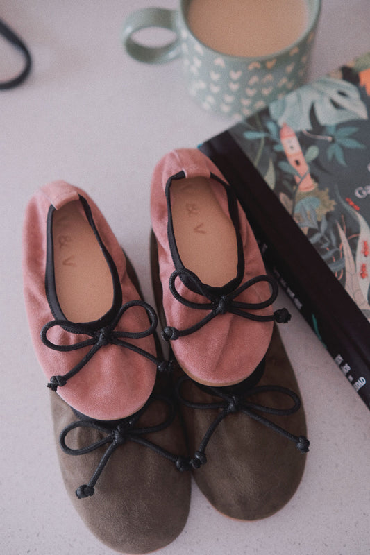 Bow-Detailed Suede Leather Ballet Flats