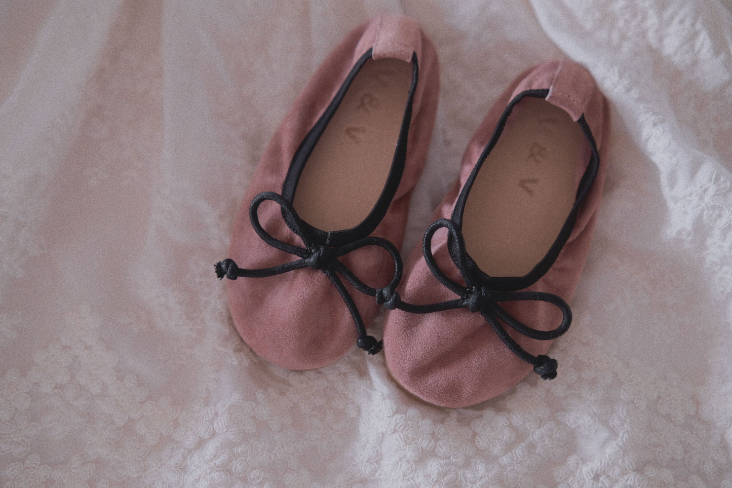 Bow-Detailed Suede Leather Ballet Flats