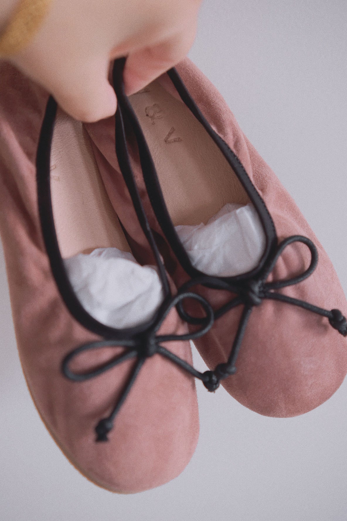 Bow-Detailed Suede Leather Ballet Flats