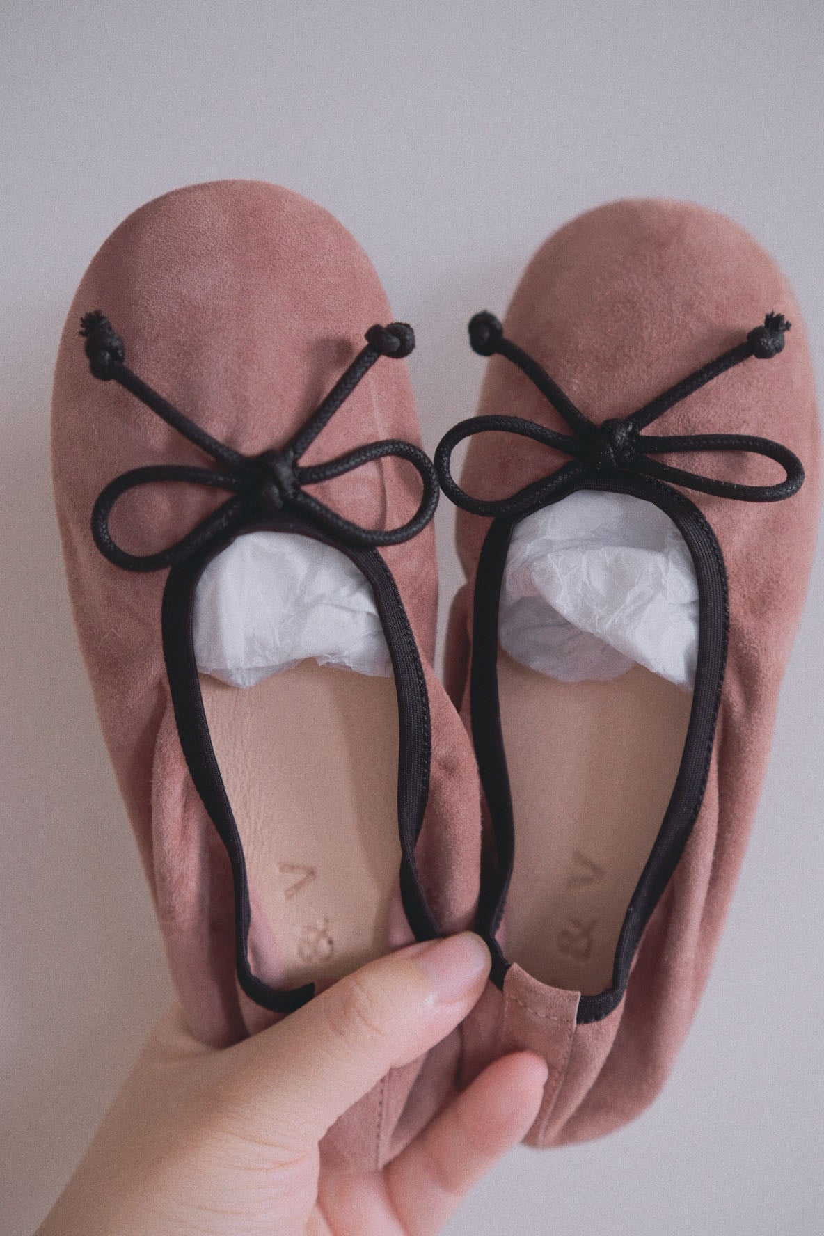 Bow-Detailed Suede Leather Ballet Flats