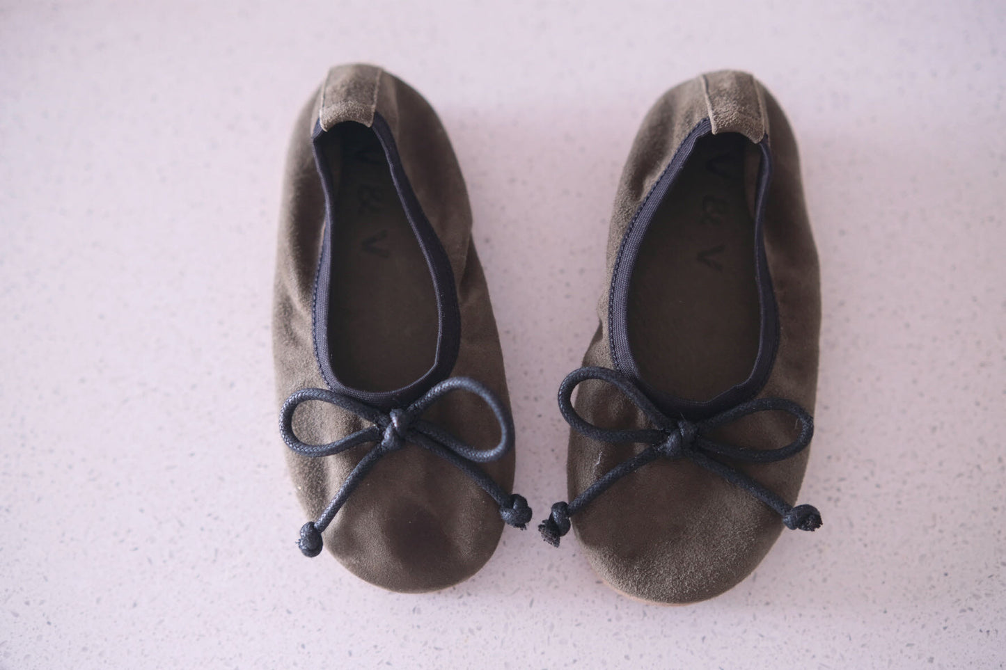 Bow-Detailed Suede Leather Ballet Flats